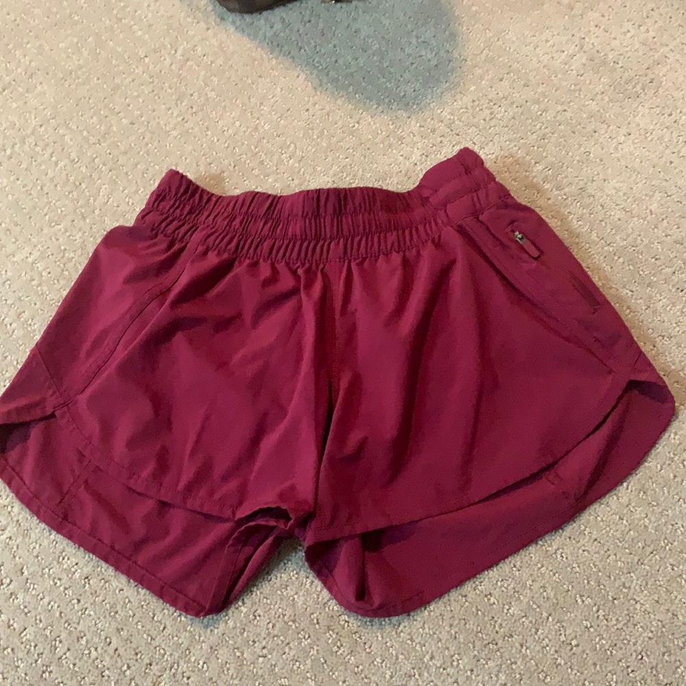 LULULEMON SIZE 8 SHORTS